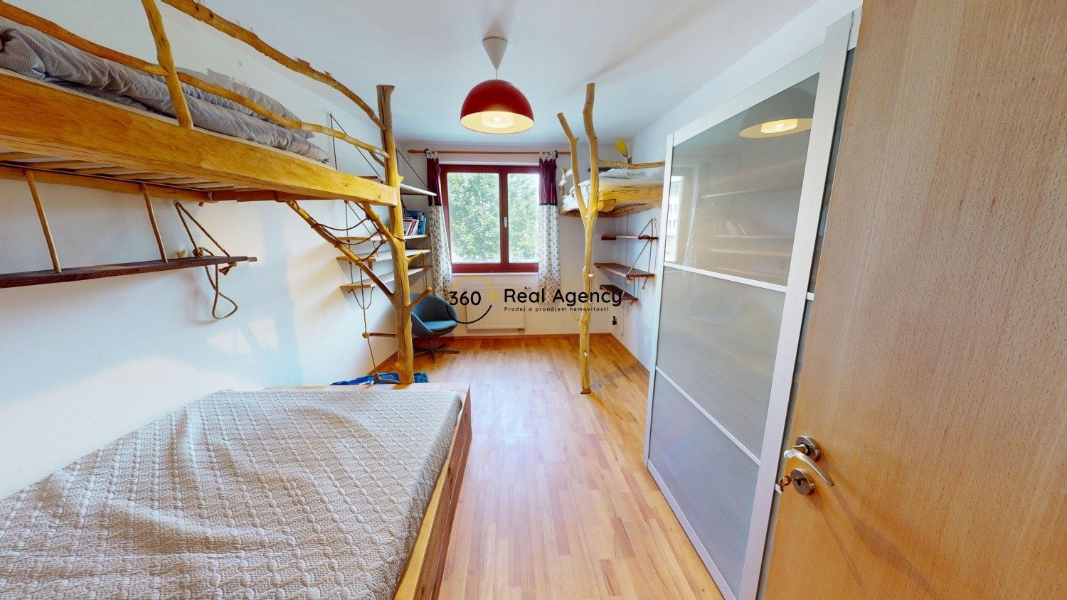 Suchdolske-Namesti-11-byt-2kkterasa-Stepan-Tikovsky-Real-Agency-360-06142025_232423