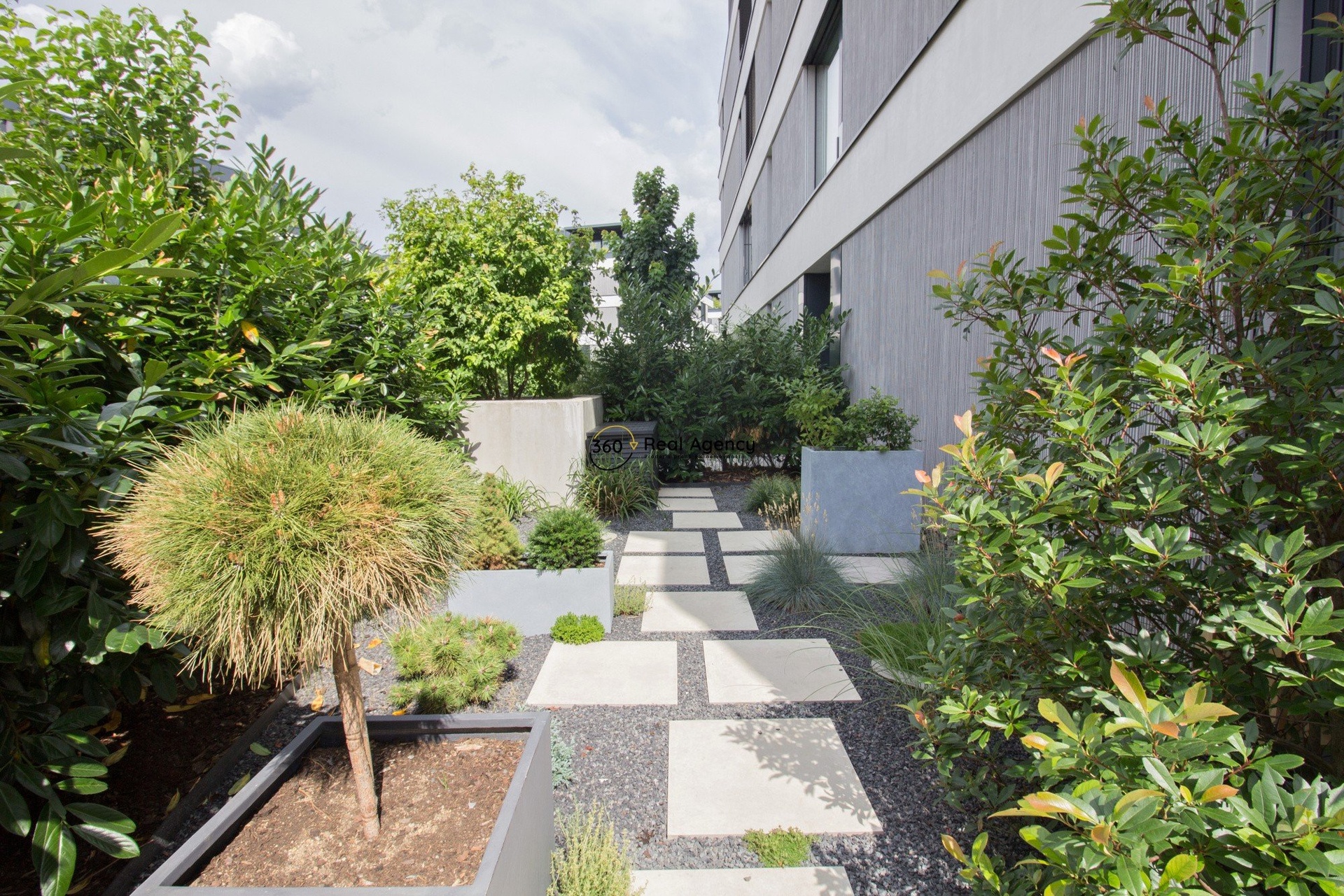 9191A332-E3DB-4B83-BDB7-3C3601B8FCB1