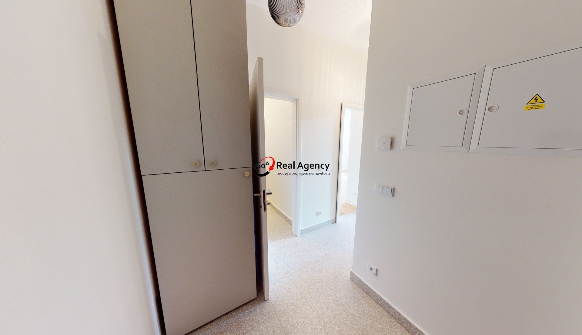 Jaromirova-4874-128-00-Praha-2-Nusle-Stepan-Tikovsky-03282023_232144