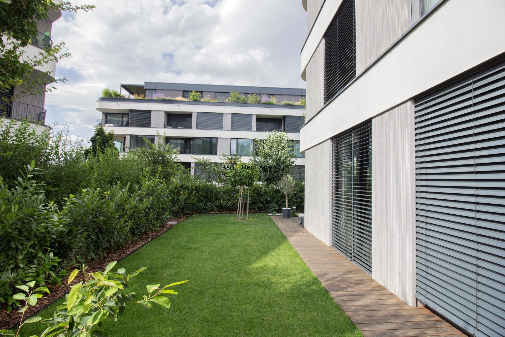 BA7CF5BD-E479-407E-95C1-F6F9059B3B65