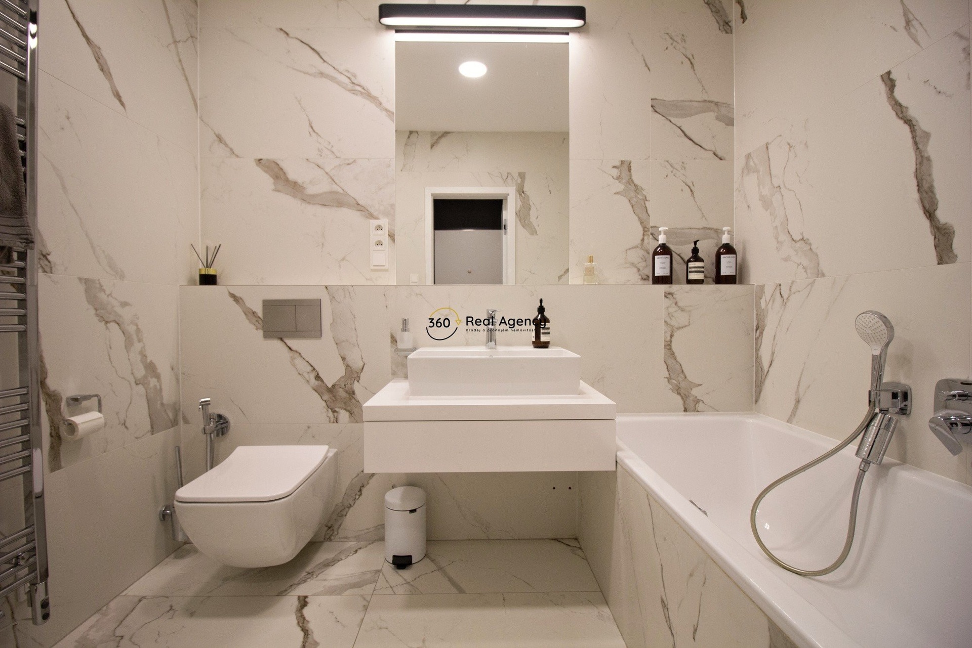 684EA737-5F53-4F39-806E-D45869480FB0