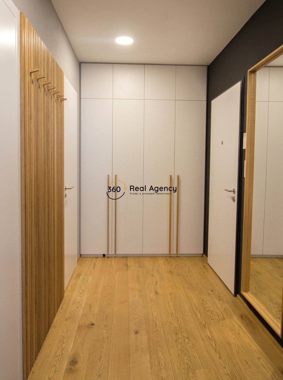 C810E516-950C-474E-938D-9C6C8E249498