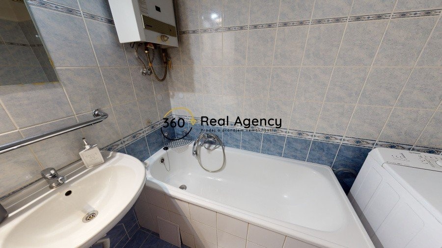 5-kvetna-104528-140-00-Praha-4-Nusle-Cesko-0407202