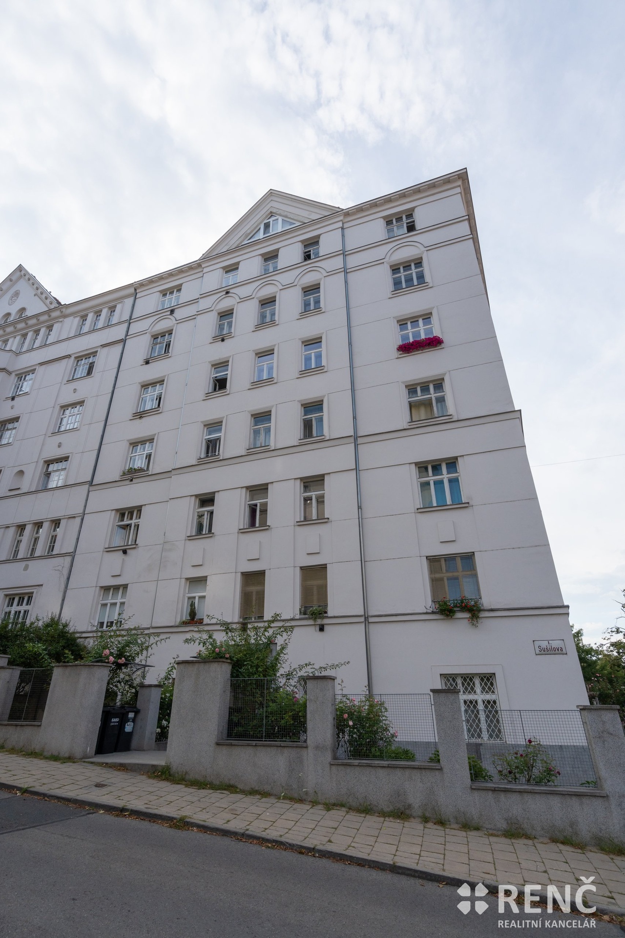 Susilova13-18