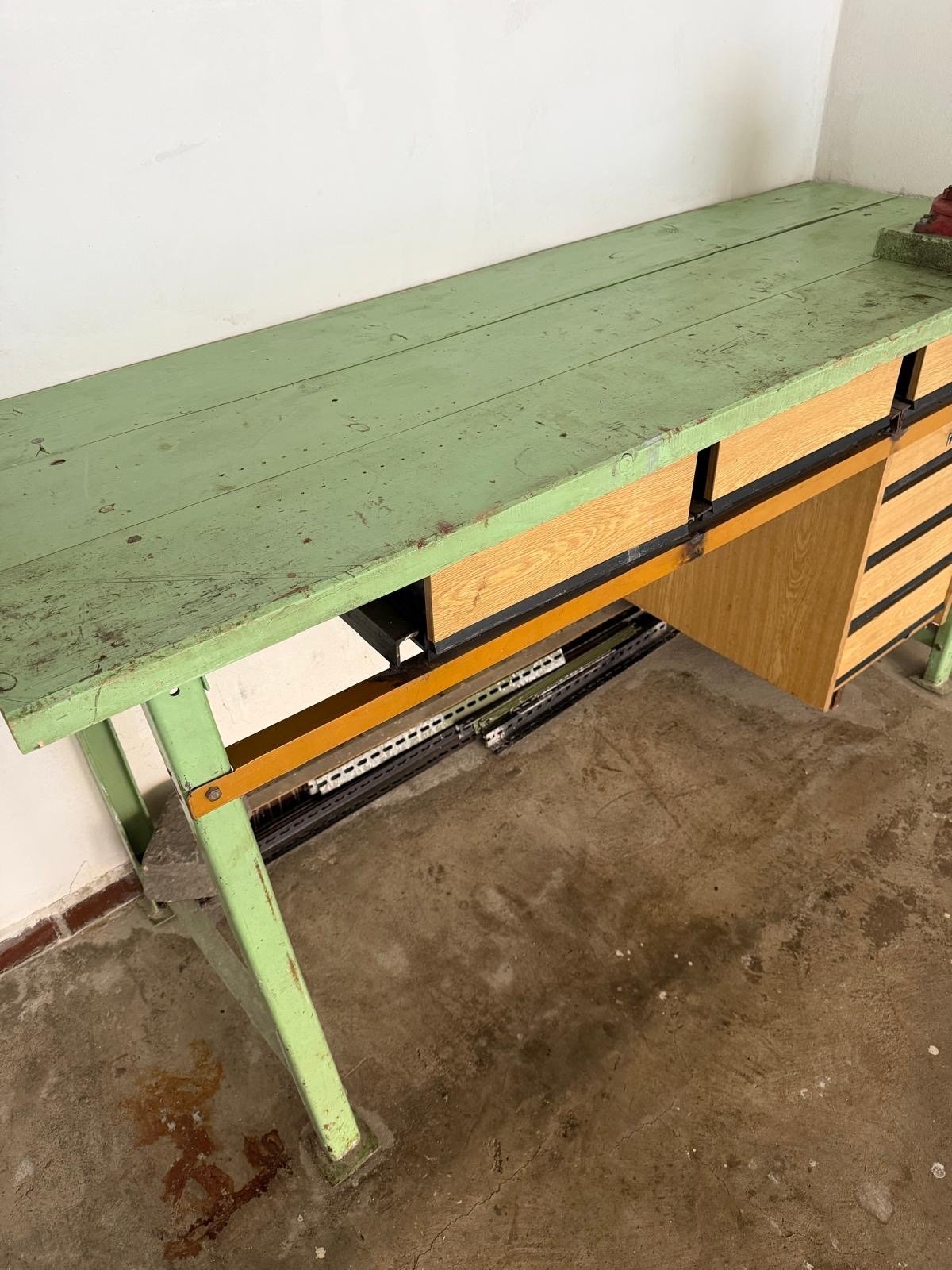 ec8a2b5f-5694-4759-b01d-feeea843e39a