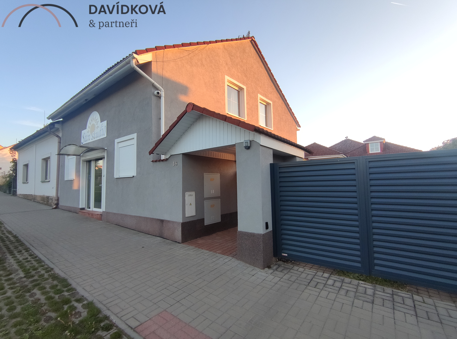 přední dům_kosmetický salon