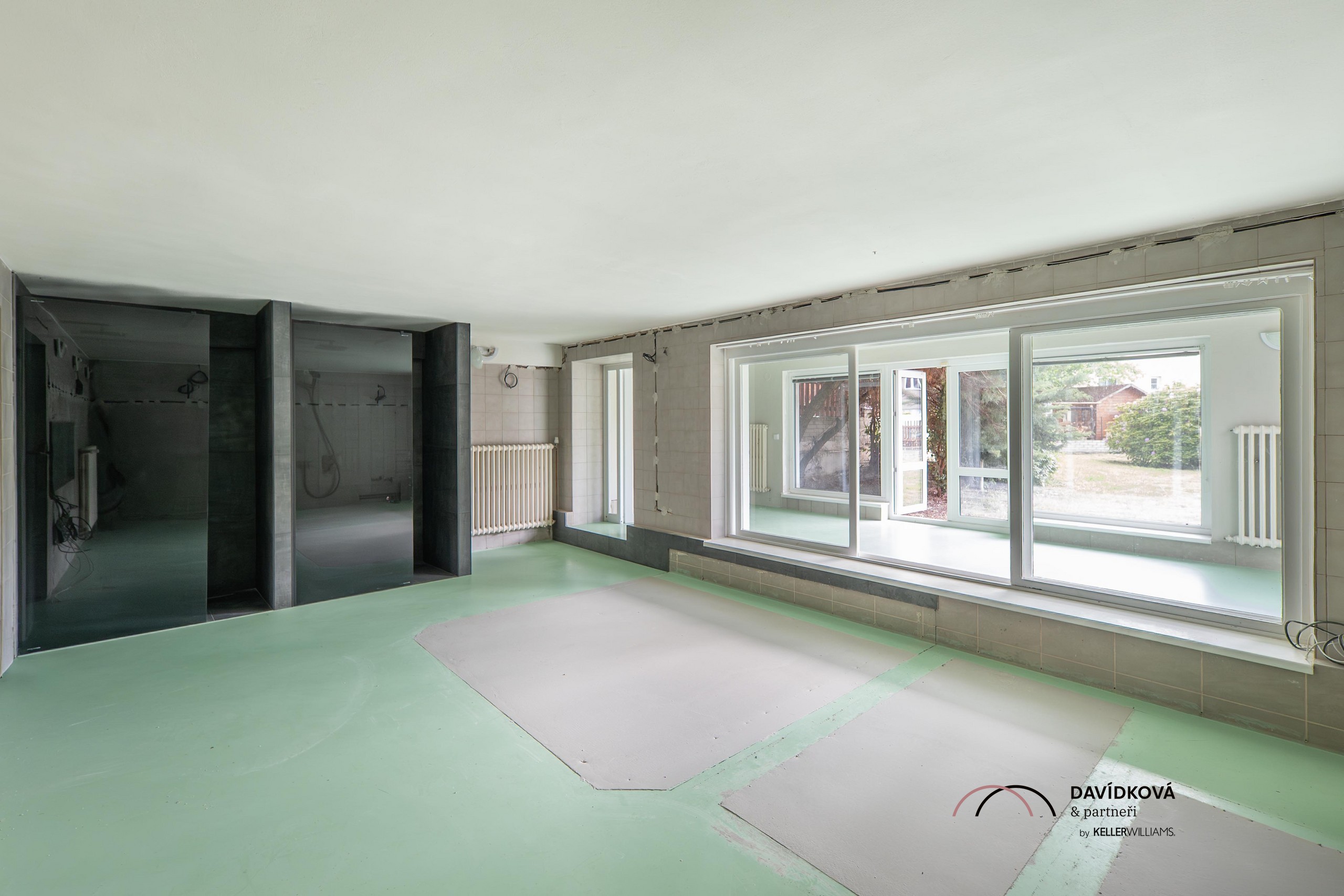 Suteren domu - prostor pro ordinaci / fitness / sa