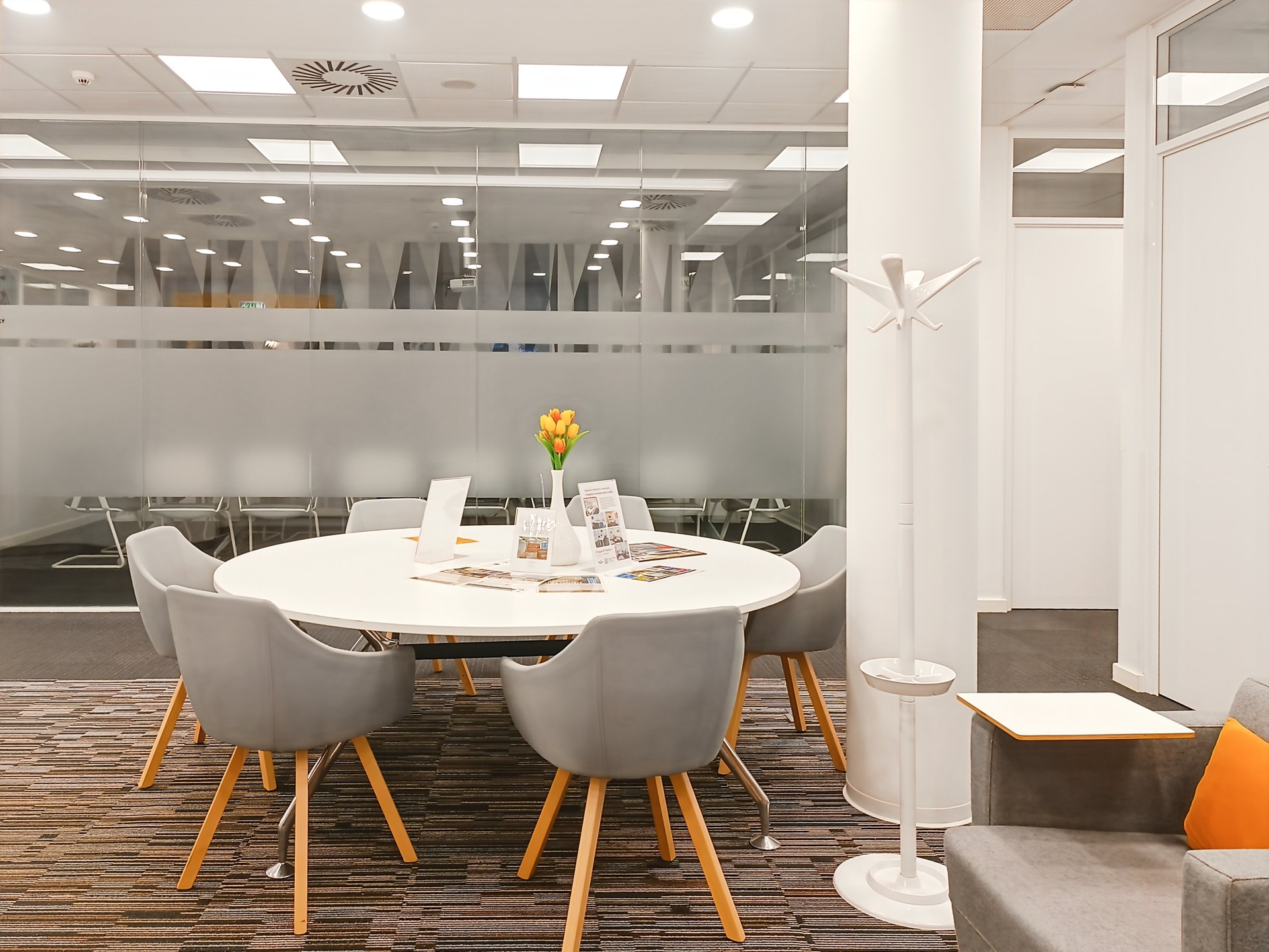 Regus_Prague, IP Pavlova _Czech Republic_Centre 3697_Business lounge 2