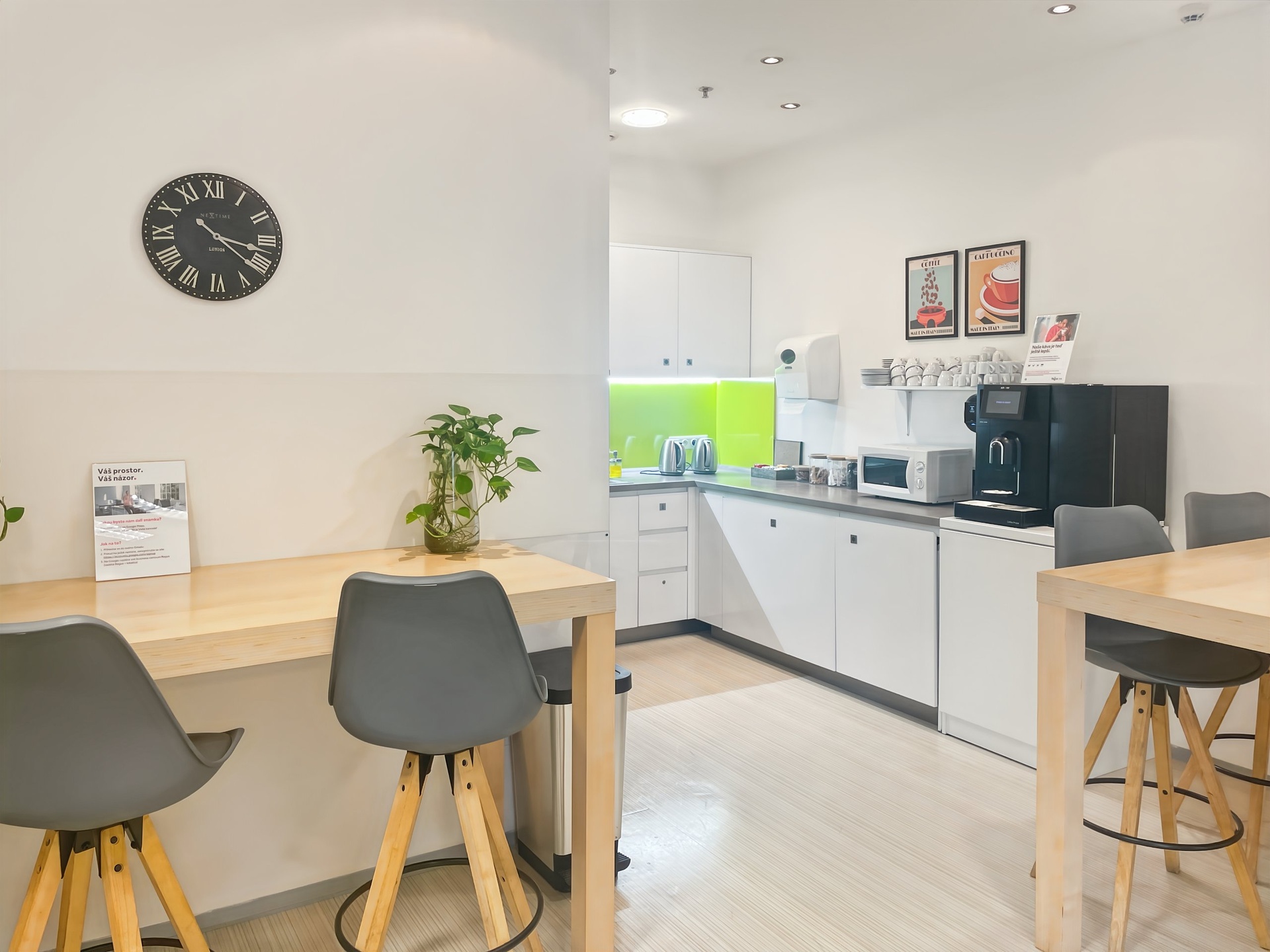 Regus_PRAGUE, Empiria _Czech Republic_Centre 561_R