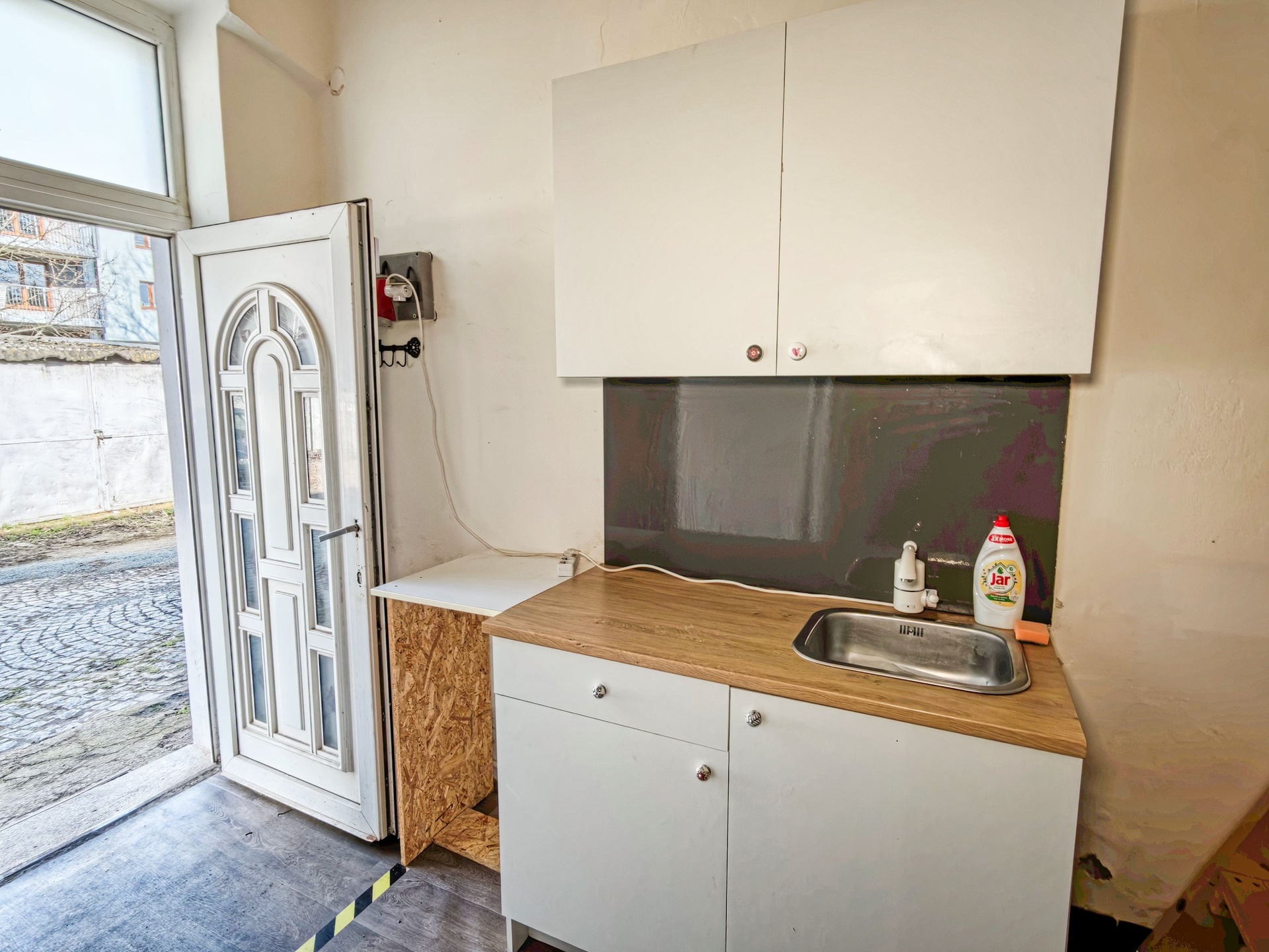 Pronájem ateliéru s obytným patrem 19 m&sup2;, Par