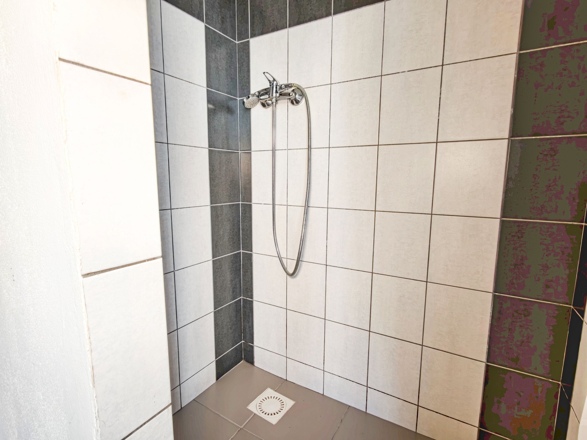 Pronájem ateliéru s obytným patrem 19 m&sup2;, Par