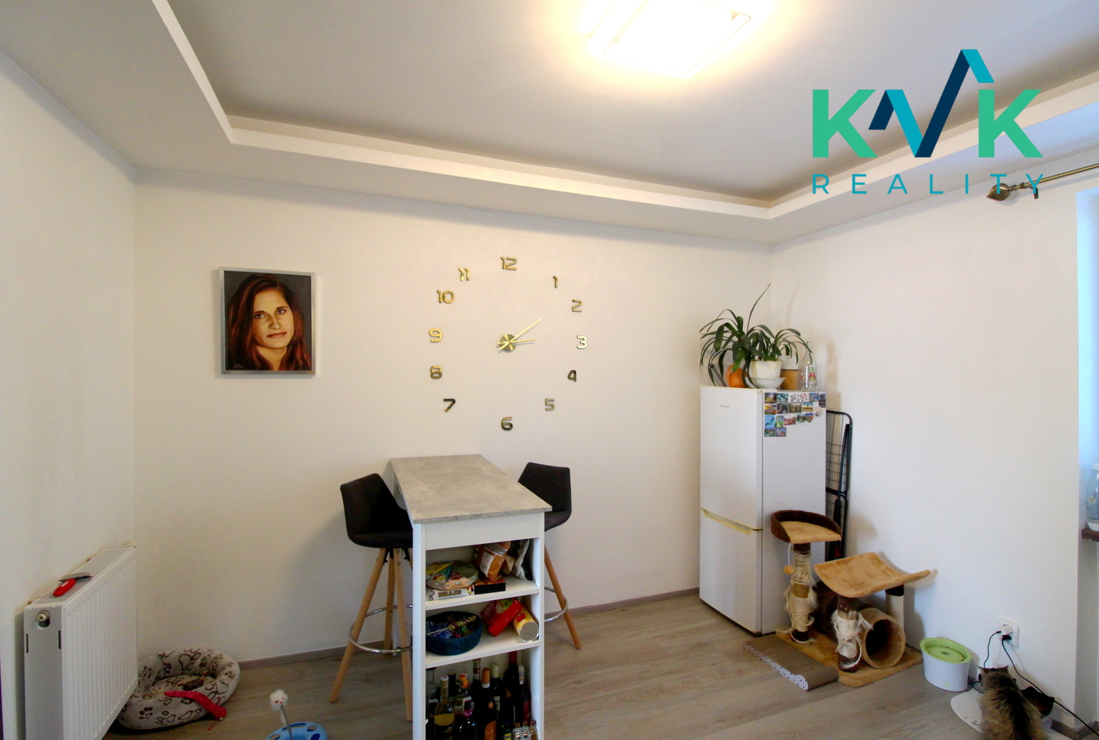 Kuchyň ... vybavení není součástí!