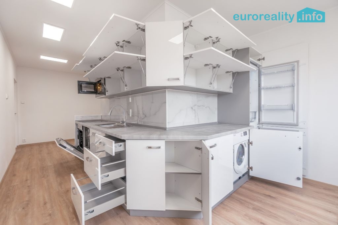 kuchyňská linka se spotřebiči