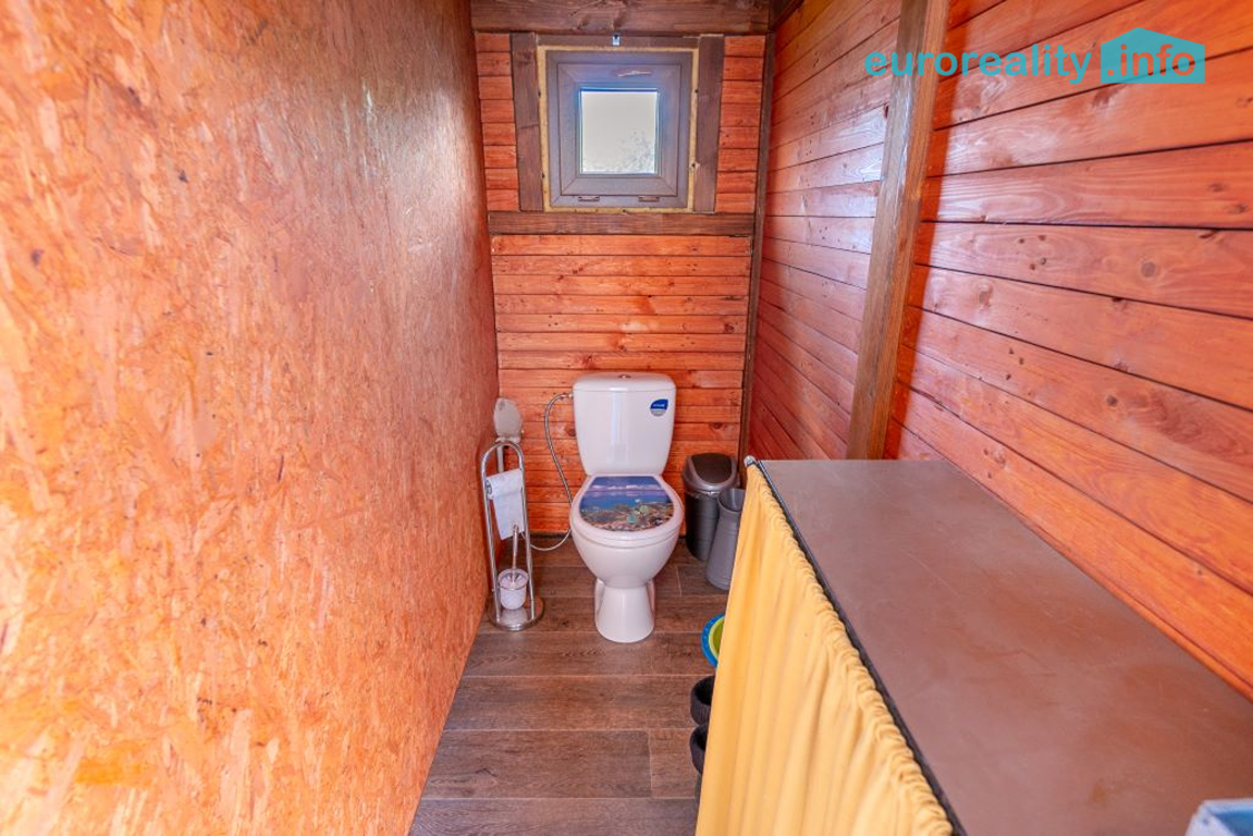 WC venku