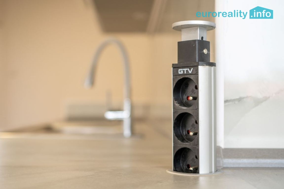 detail vybavení kuchyně