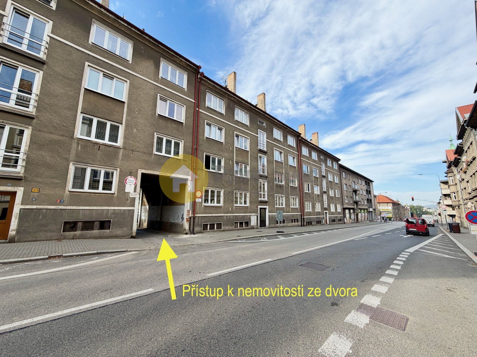Přístup do dvora - zásobování