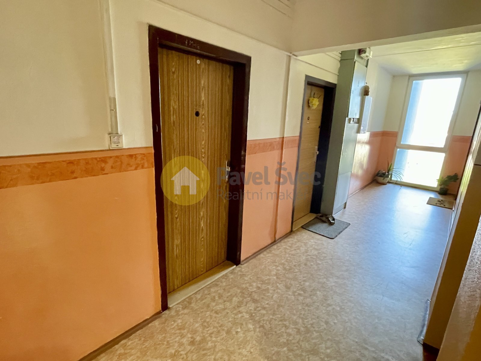 Dveře do bytu z chodby