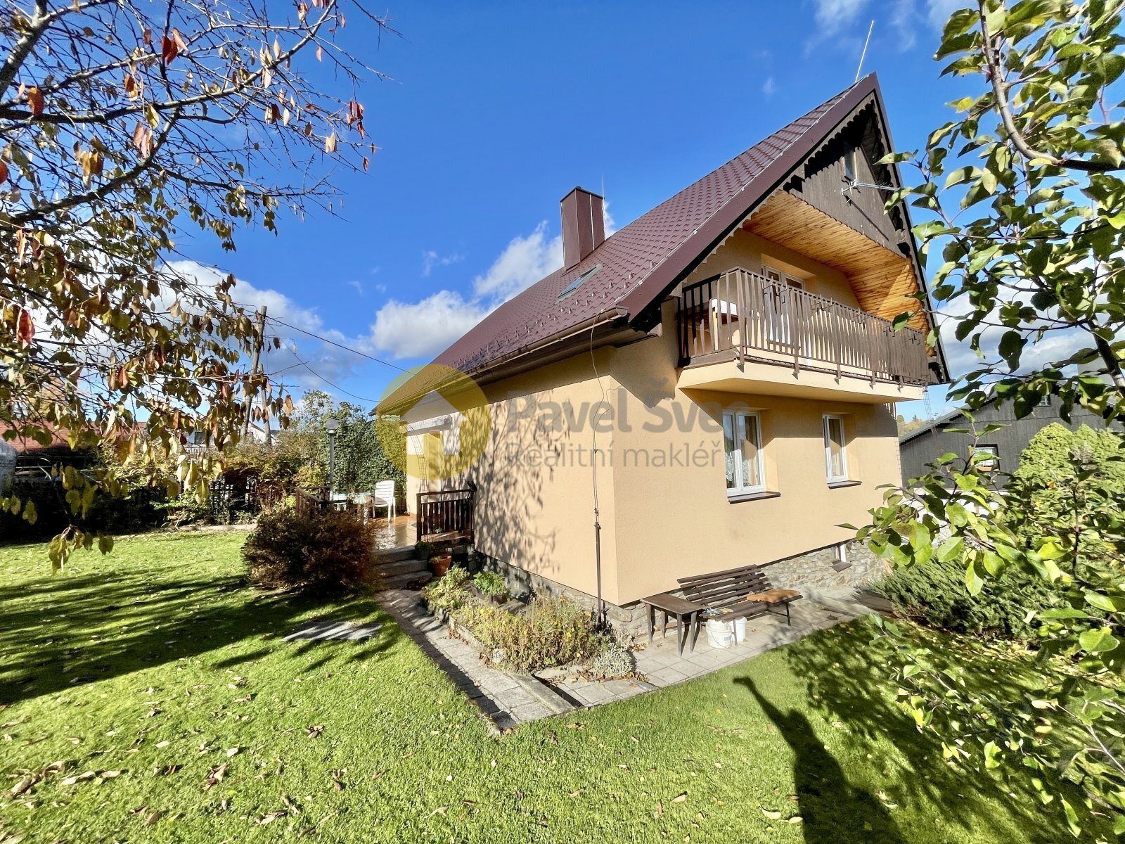 Pohled na dům - ze zahrady