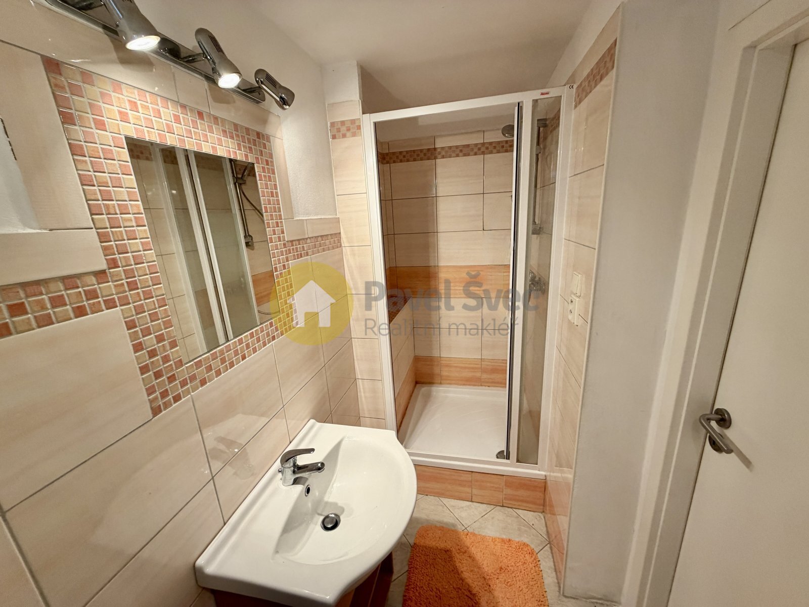 Koupelna s WC v přízemí