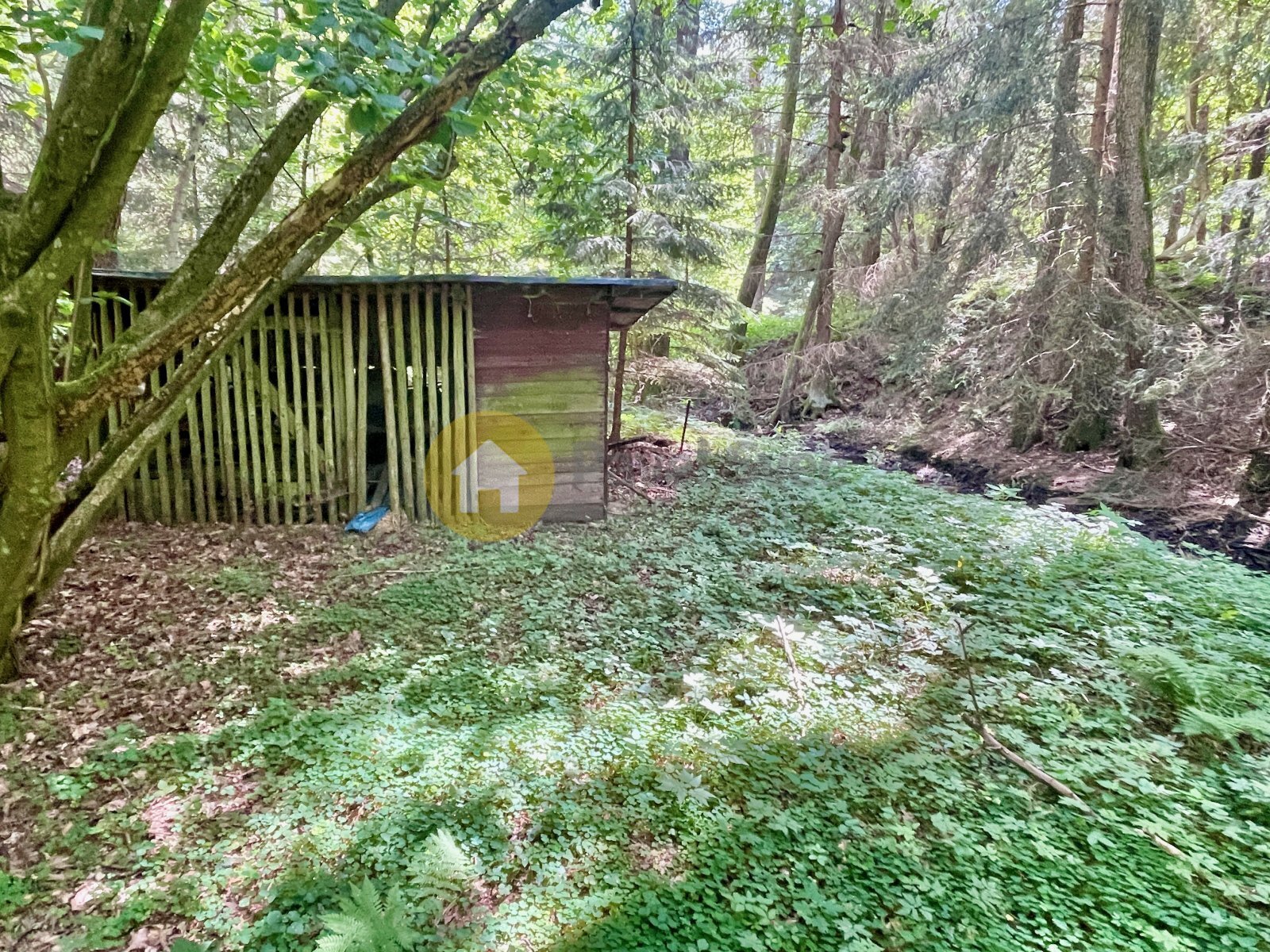 Kolna u potoka k dispozici