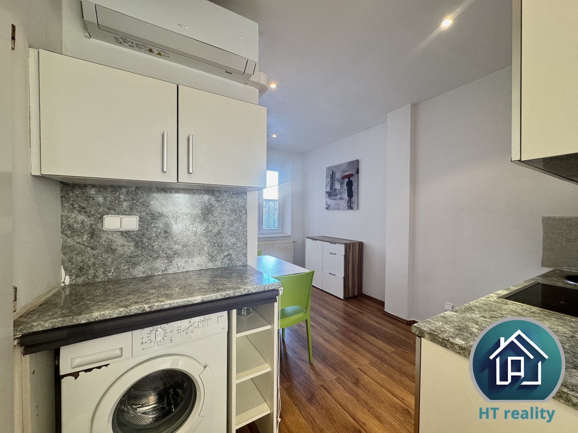 Tom Šulek-Krumlovský makléř