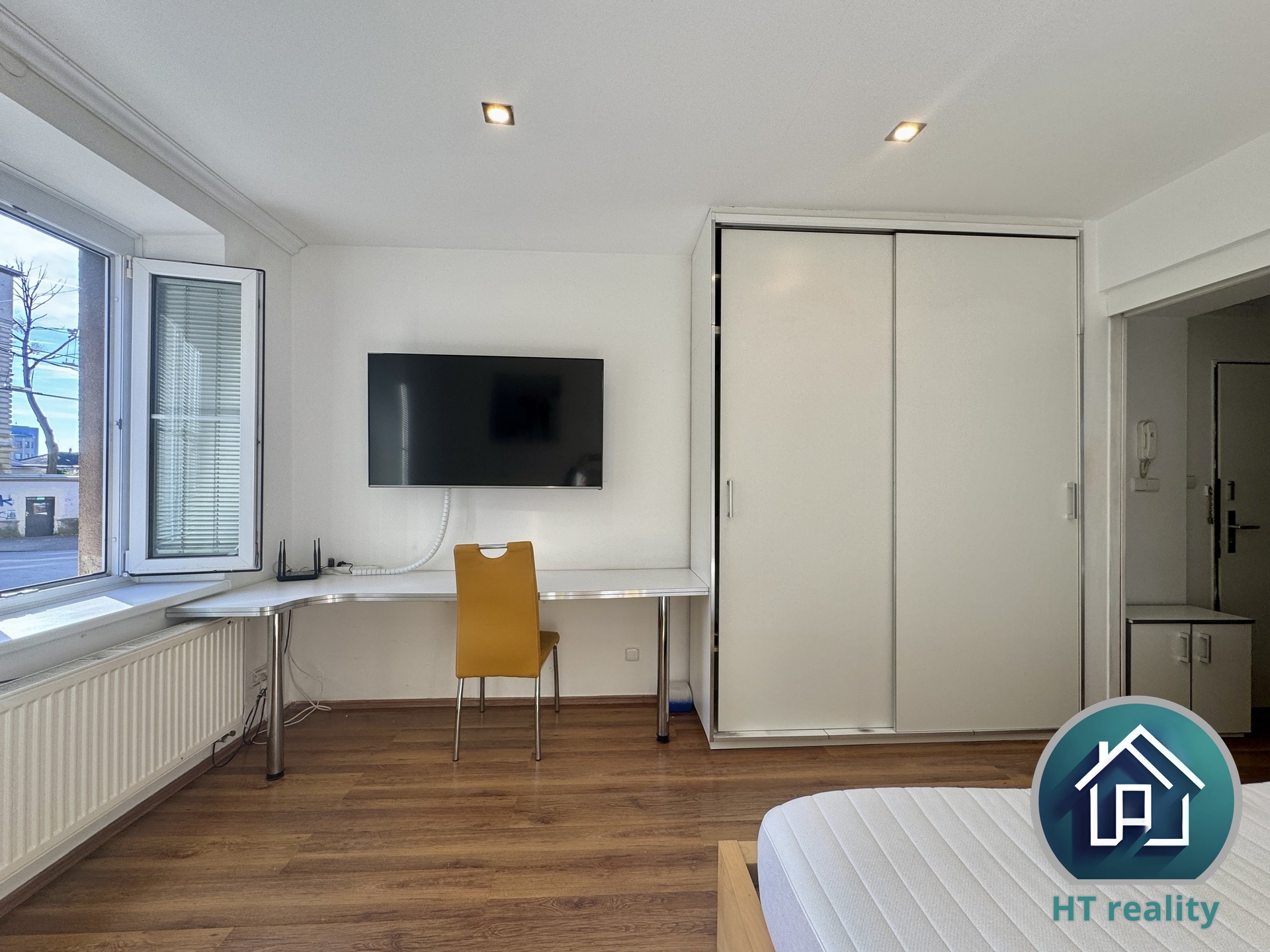 Tom Šulek-Krumlovský makléř