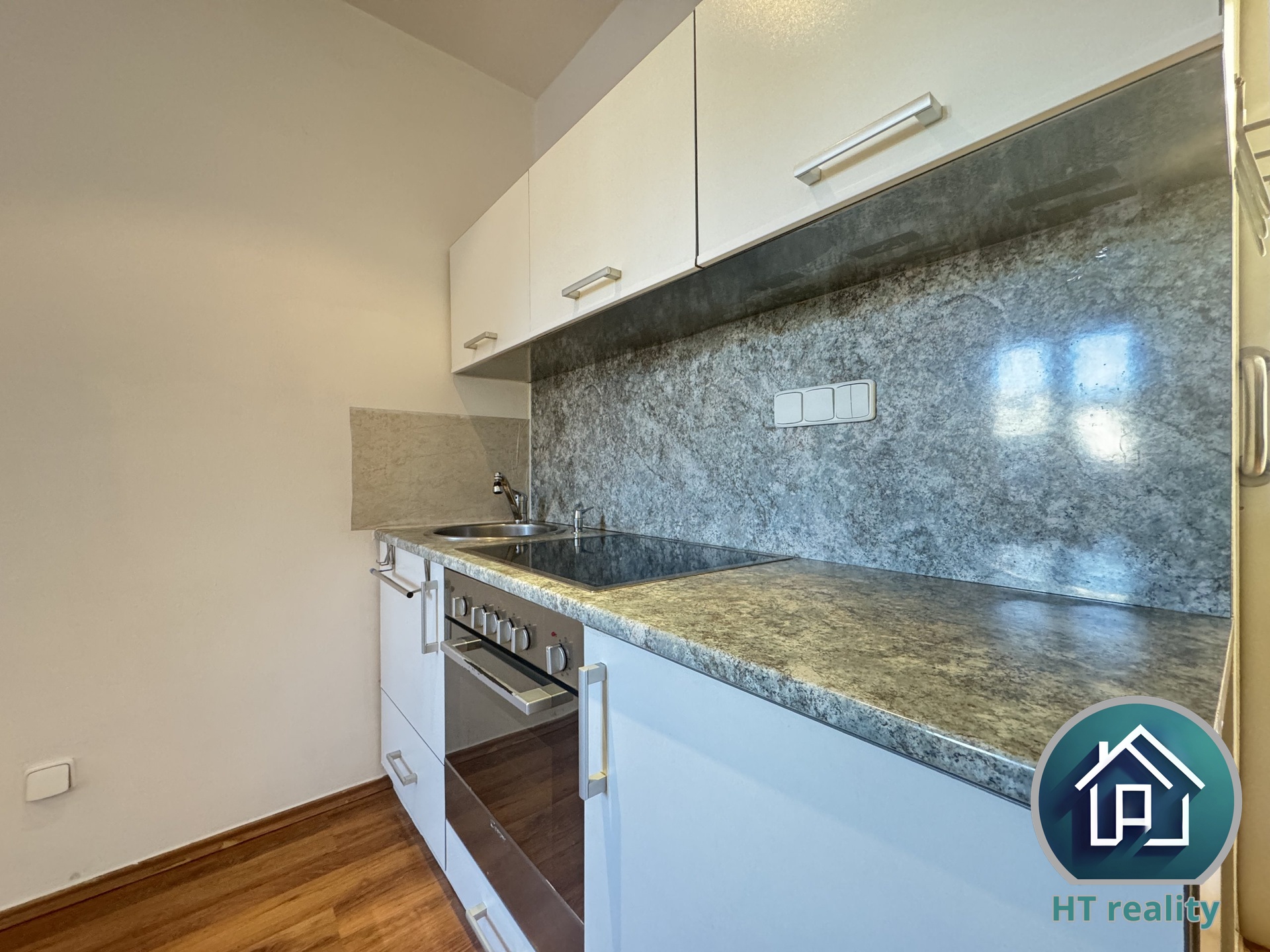 Tom Šulek-Krumlovský makléř