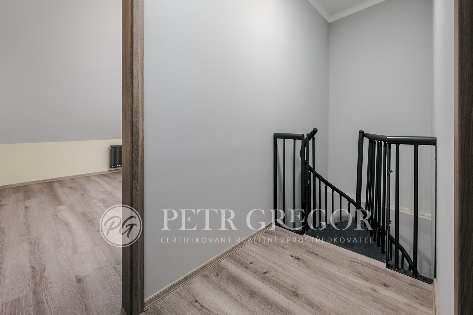 schodiště do patra