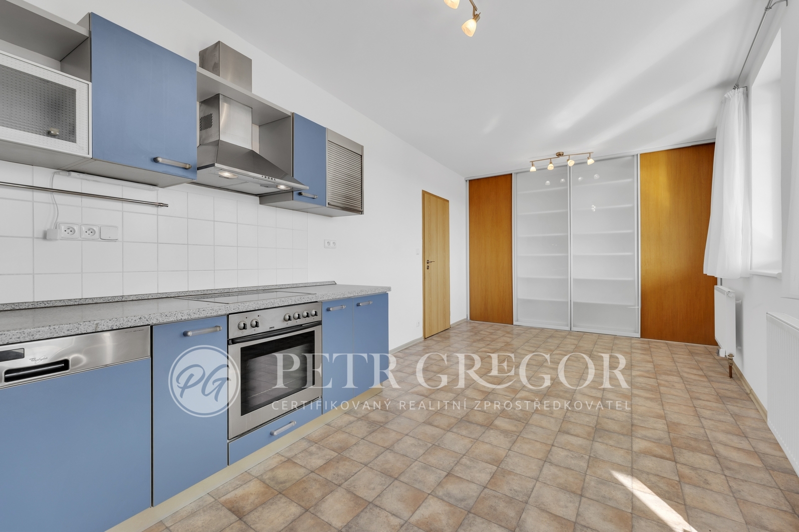 Kuchyně s kuchyňským koutem