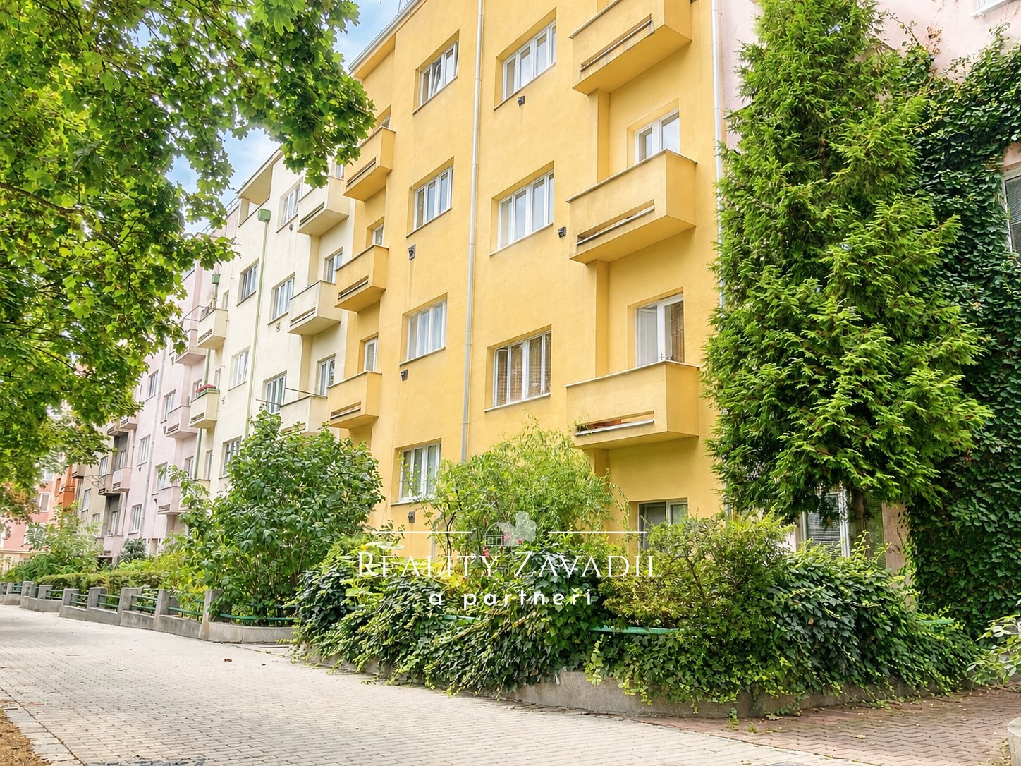 Pronájem bytu 2+kk, 47 m&sup2; + balkon a sklep – 