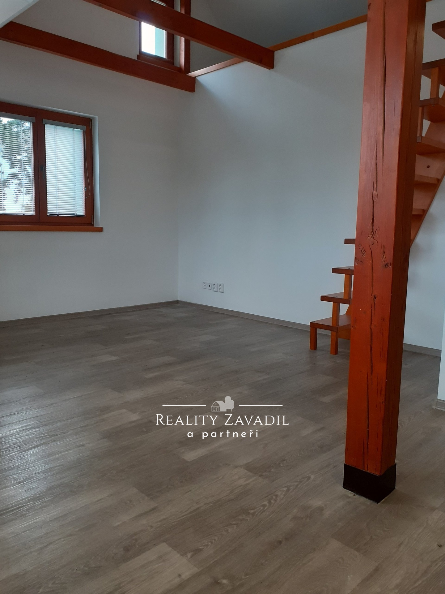 Pronájem bytu 2+kk 50 m&sup2;, Říčany - Strašín, U