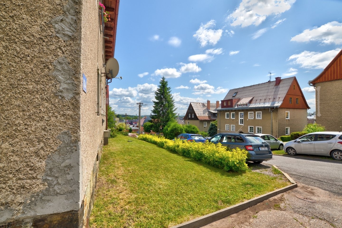 DSC_7012_4_5_8_9_tonemapped