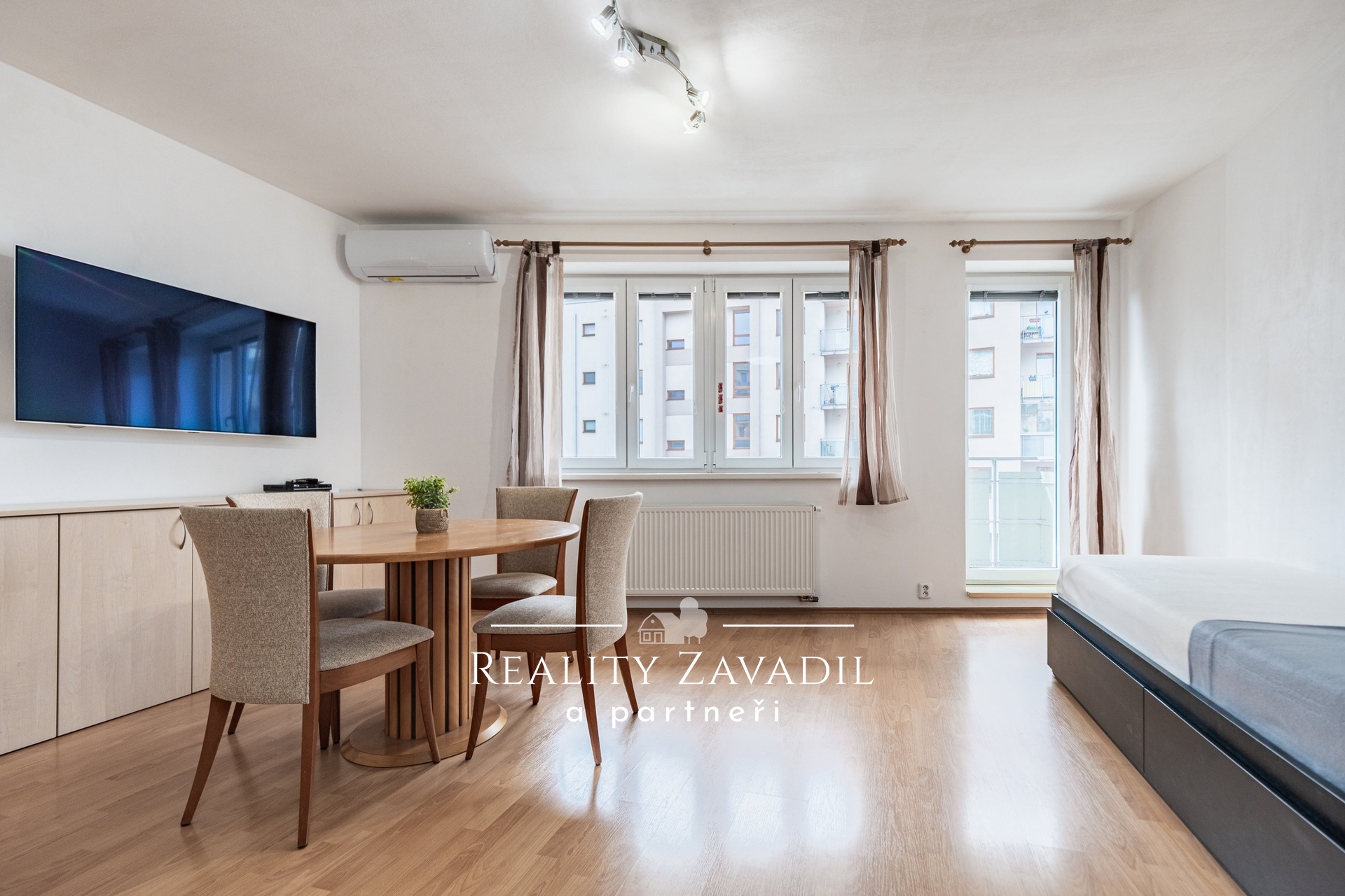 Prodej bytu 1+kk 36 m&sup2;, Praha - Hostivař, Ul. Bratislavská