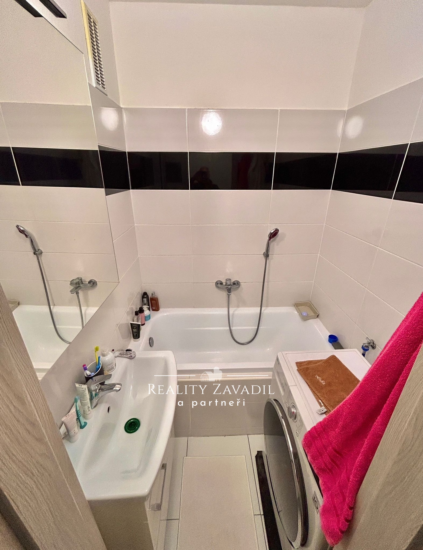 WhatsApp Image 2025-10-23 at 08.35.02 (1)