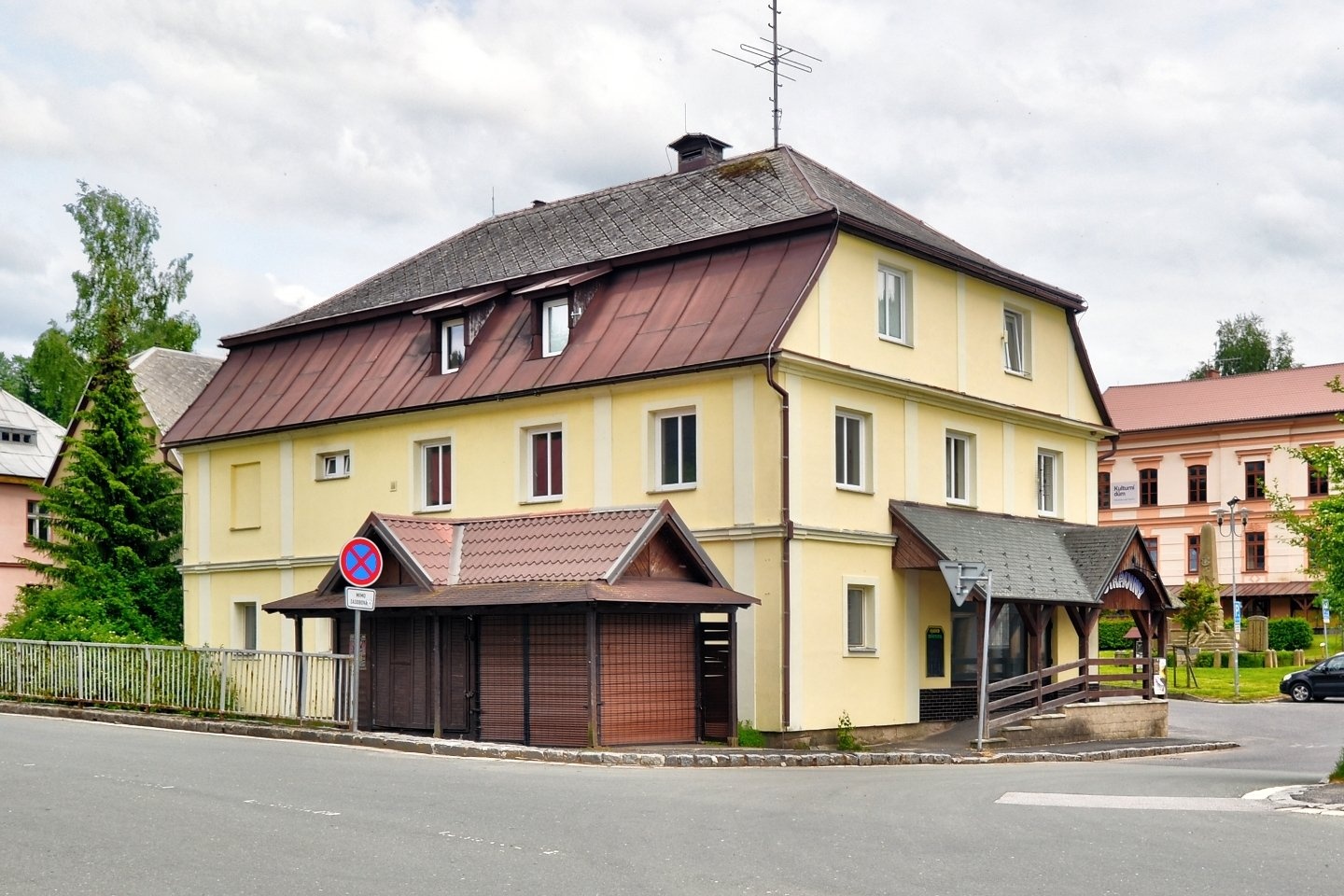 dům