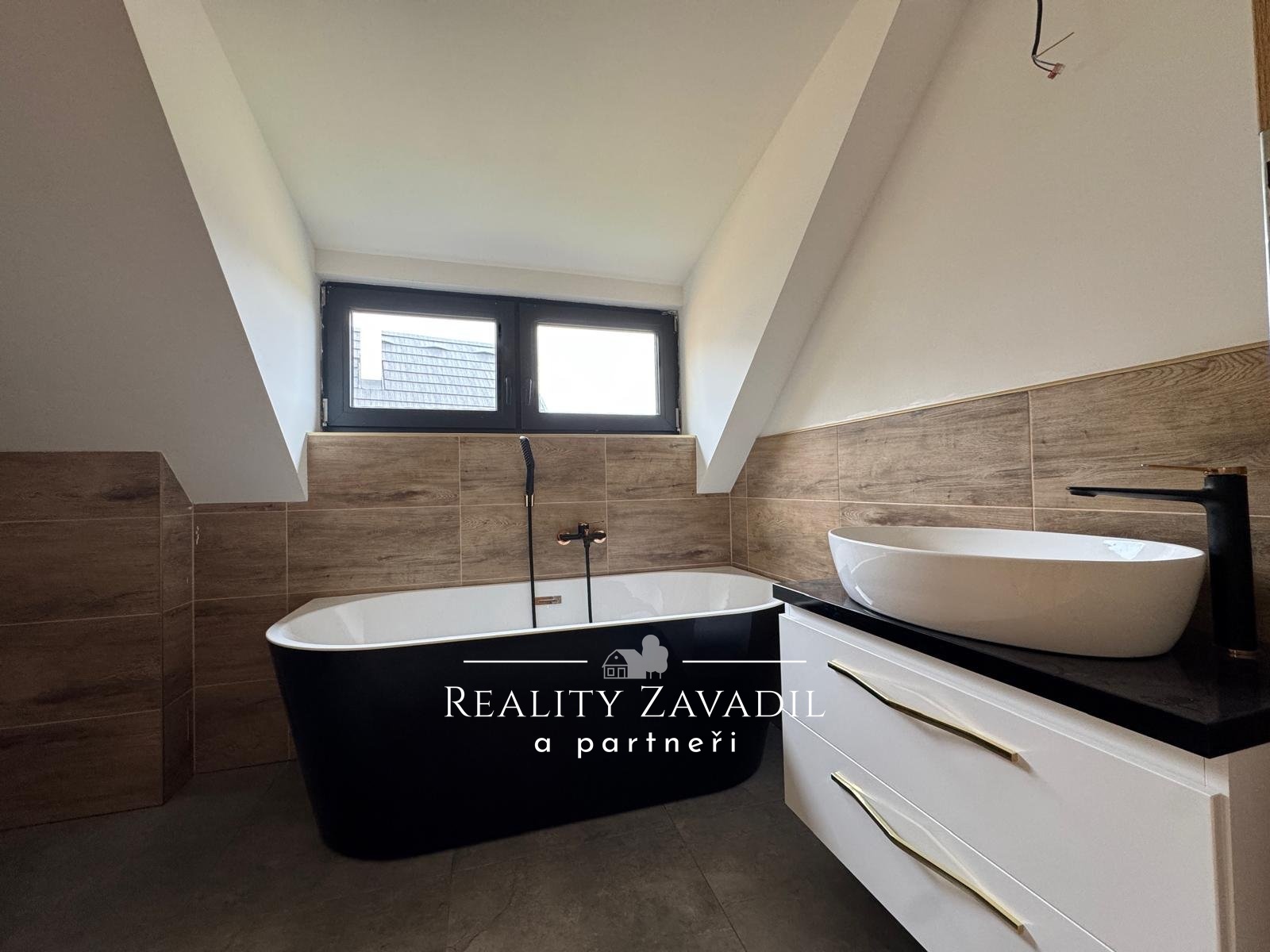 WhatsApp Image 2025-11-21 at 08.57.31 (23)