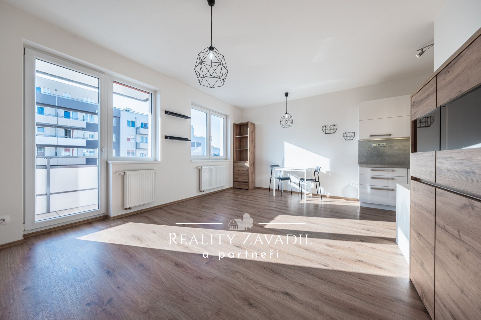 Pronájem bytu 2+kk, 52 m&sup2; s balkónem 4 m&sup2