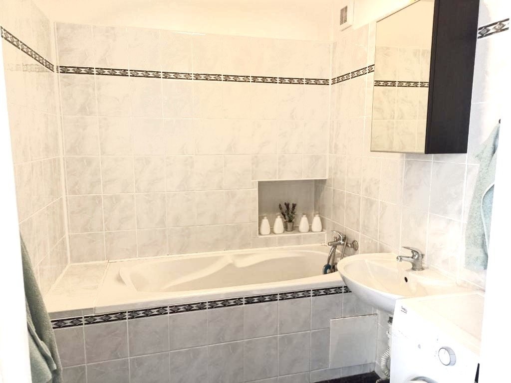 d462d307-1bbb-44d9-9a1c-38c409654bfd