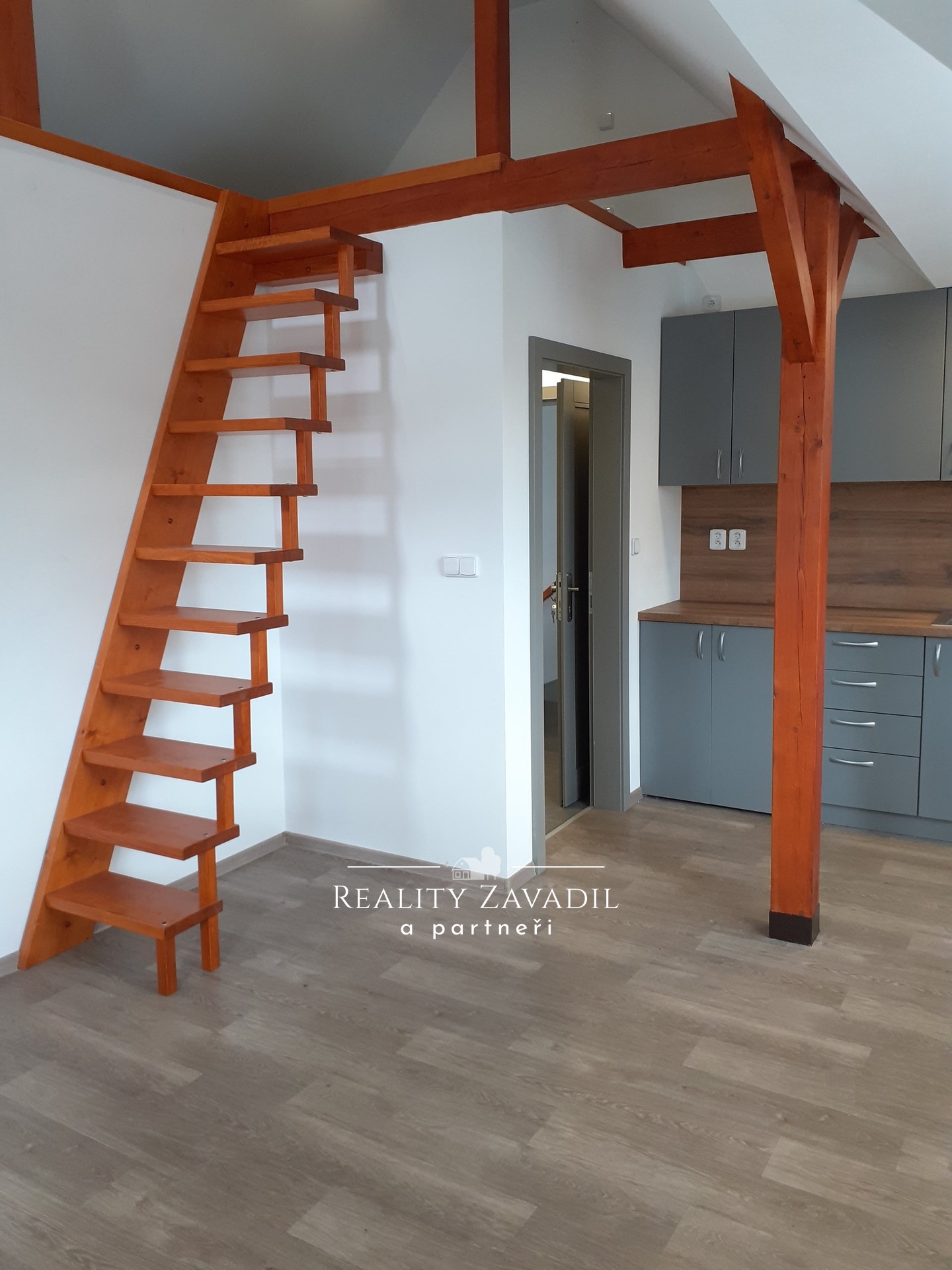 Pronájem bytu 2+kk 50 m&sup2;, Říčany - Strašín, U