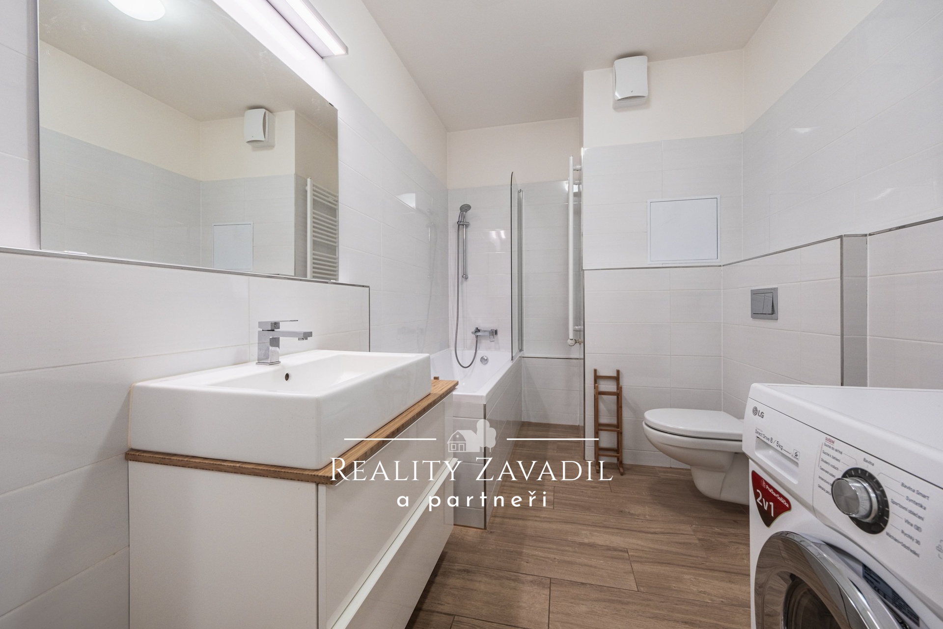 Pronájem bytu 2+kk, 52 m&sup2; s balkónem 4 m&sup2