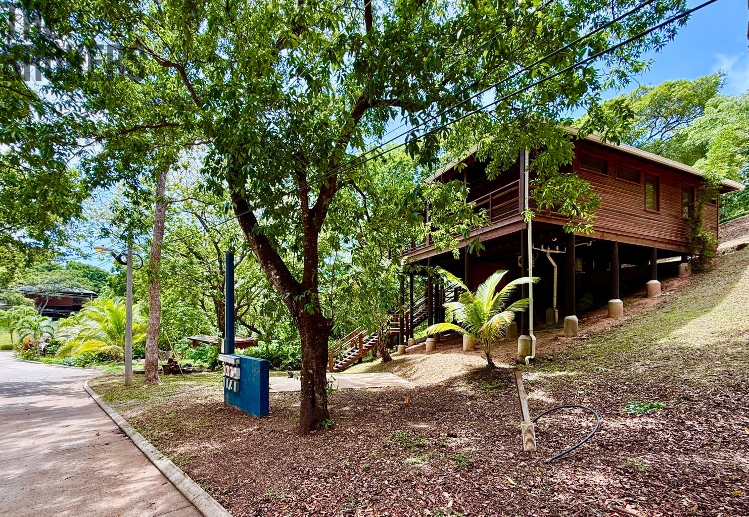 2BD&2BT Wooden Bungalow Diamond Hill Resort, Roatan