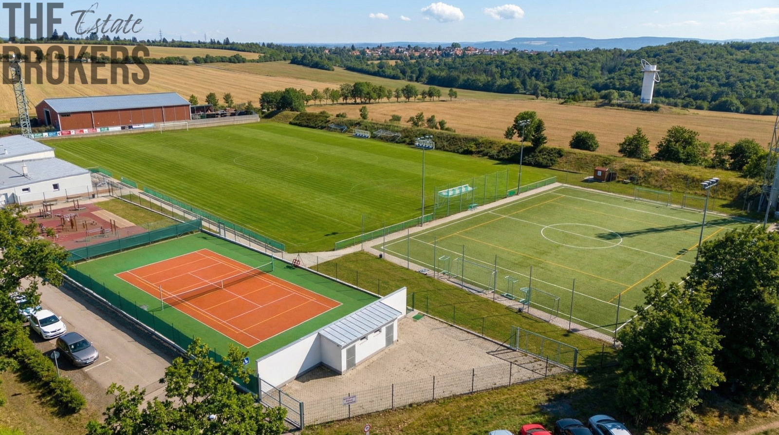 fotbalové hřiště a tenisové kurty