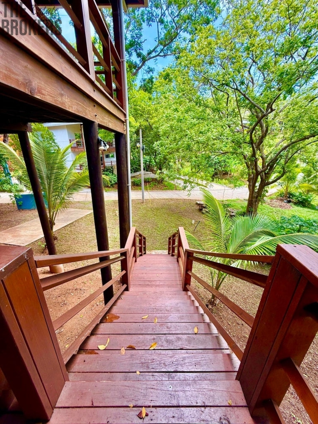 2BD&2BT Wooden Bungalow Diamond Hill Resort, Roatan