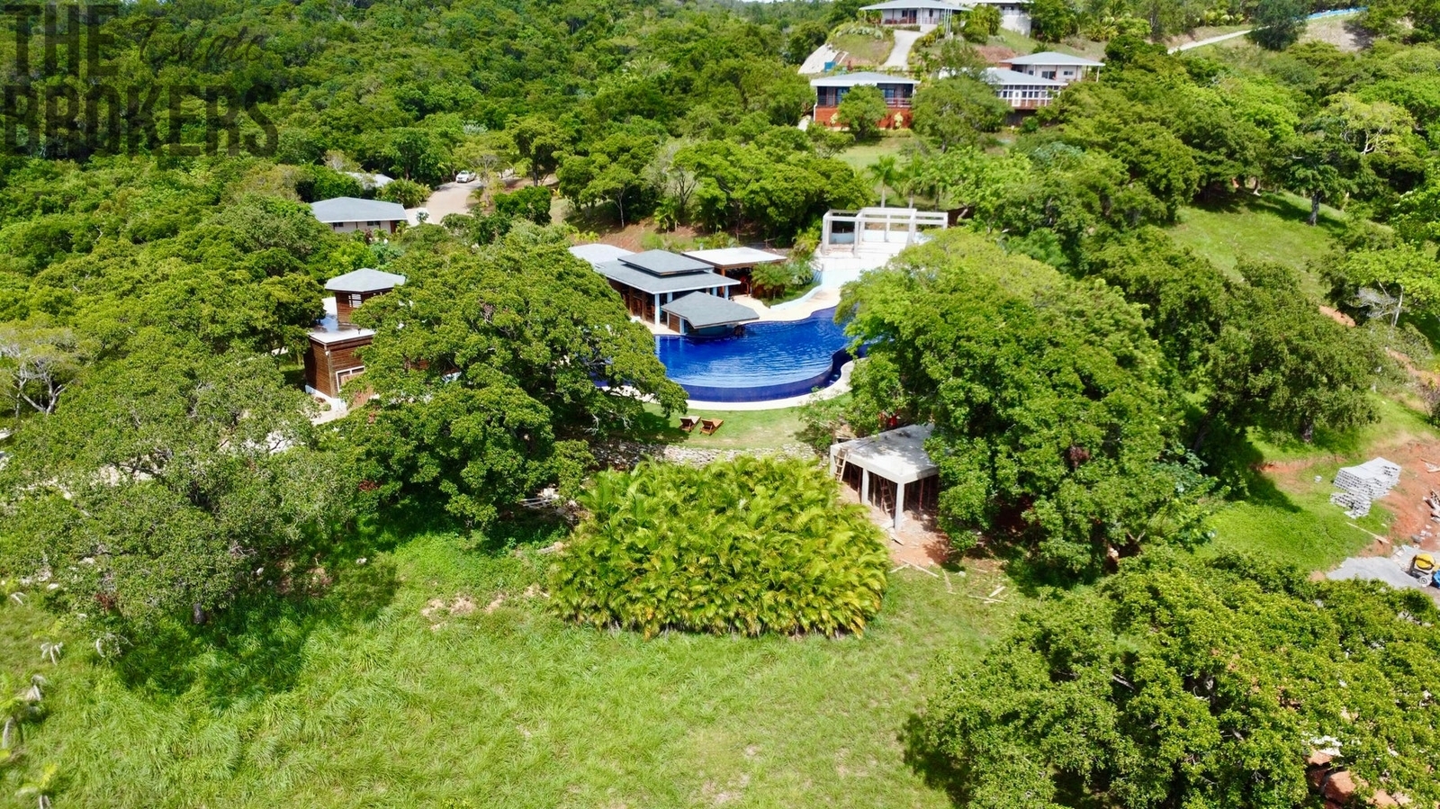2BD&2BT Wooden Bungalow Diamond Hill Resort, Roatan