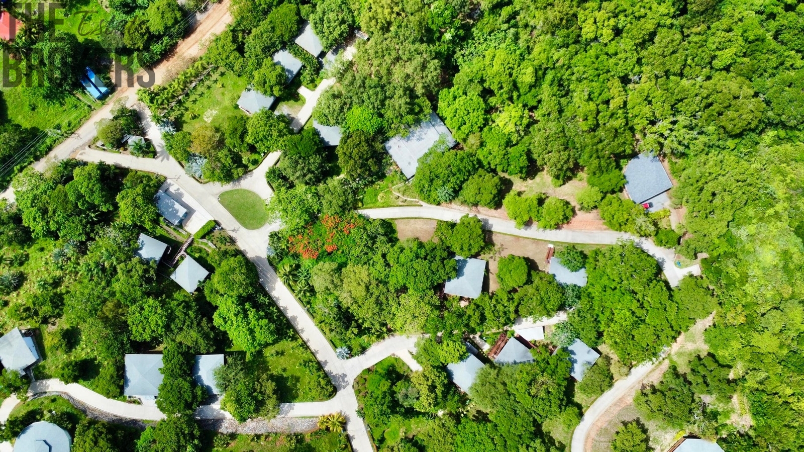 2BD&2BT Wooden Bungalow Diamond Hill Resort, Roatan