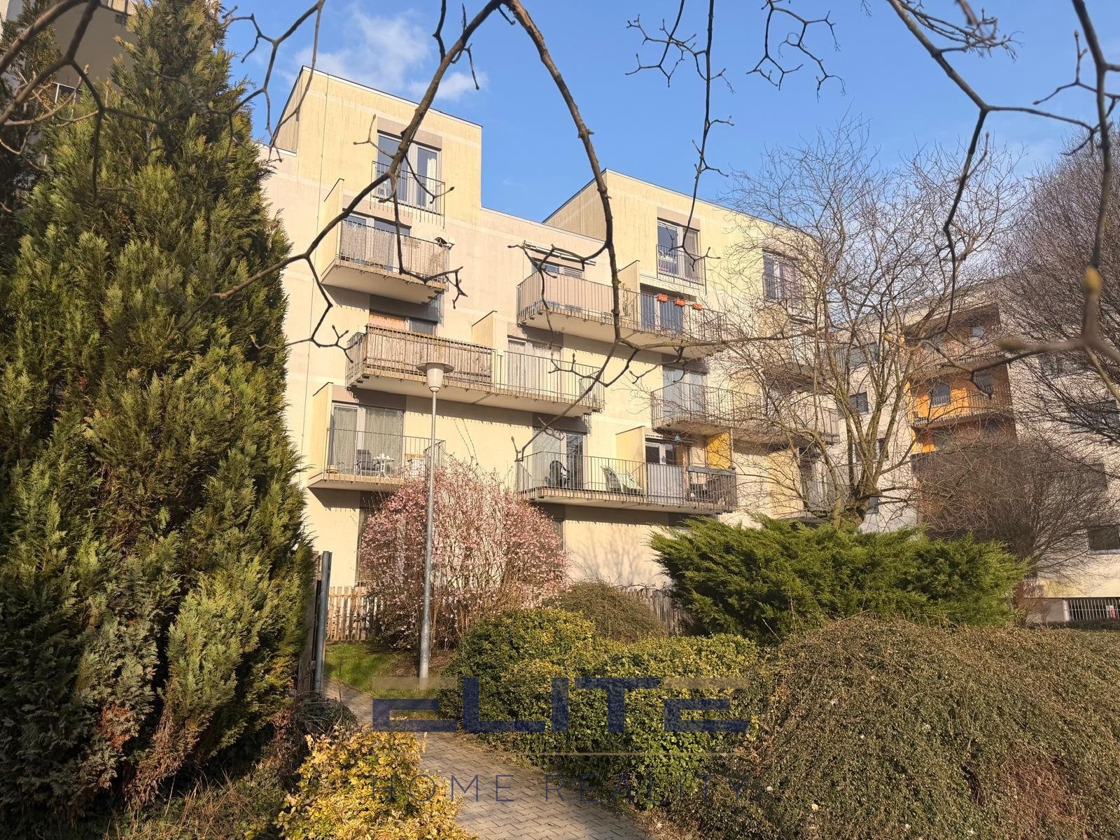 15CC2AF6-8665-48E8-995A-C83C97682BB6