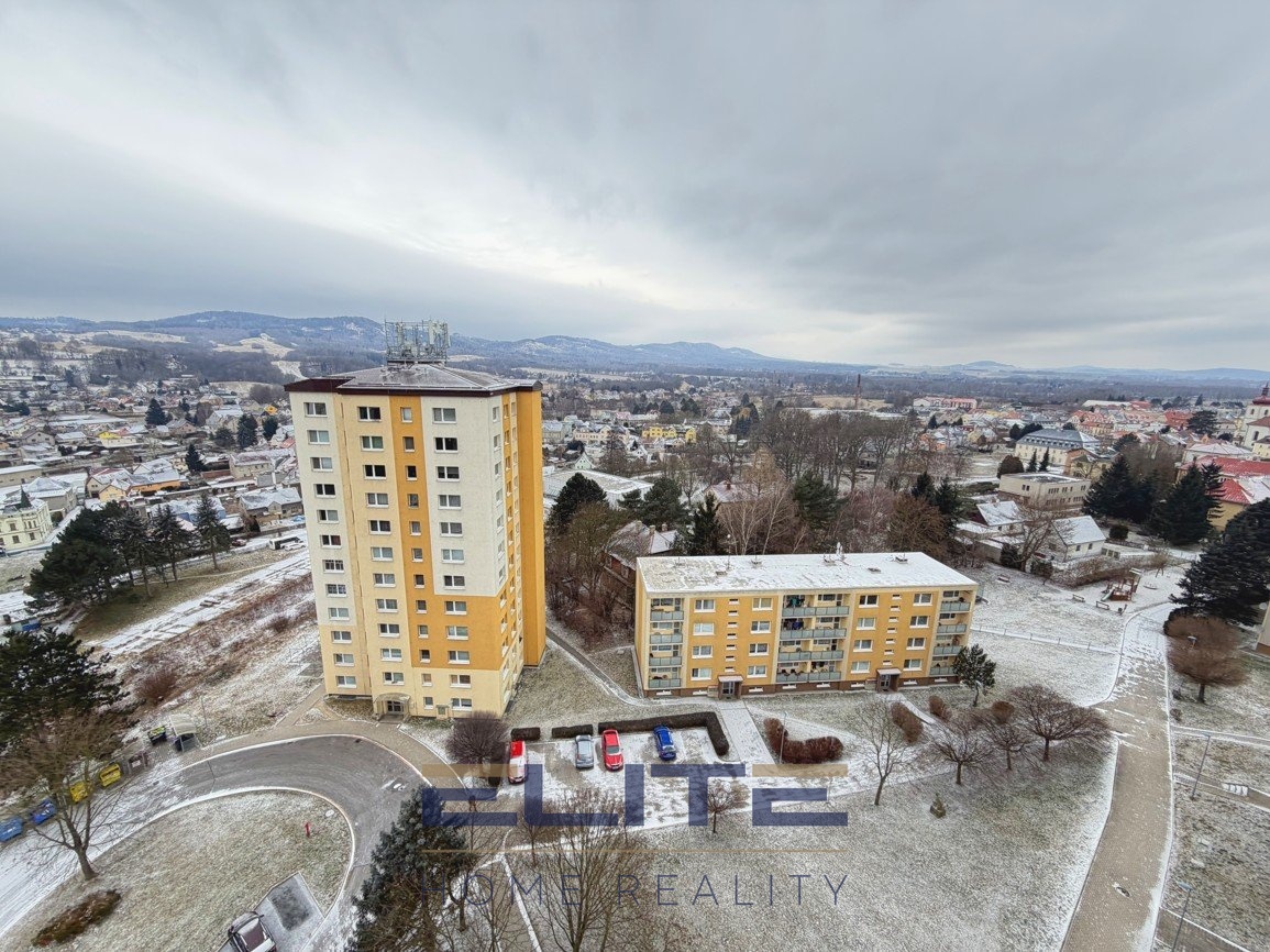 00171_výhled z okna