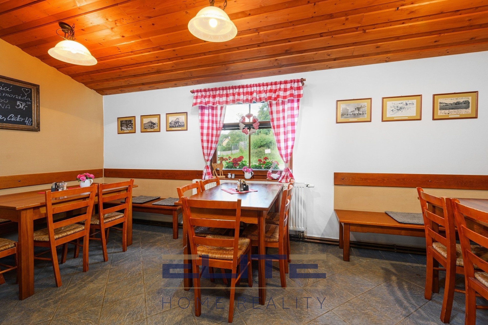 Restaurace