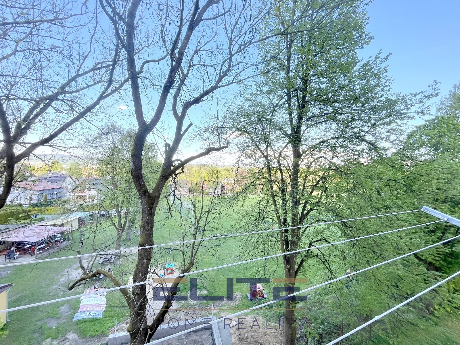 N00029_výhled_ložnice