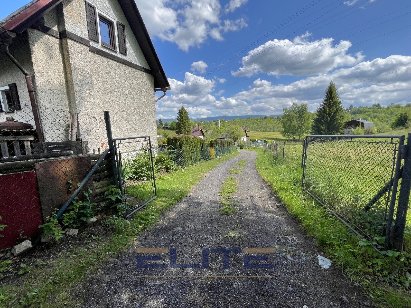 N00027_příjezdová cesta